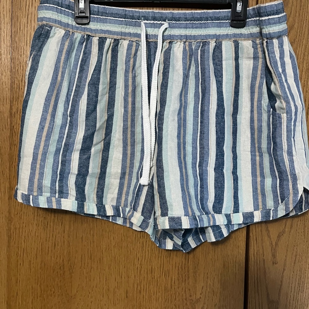 Women’s light weight patterned shorts